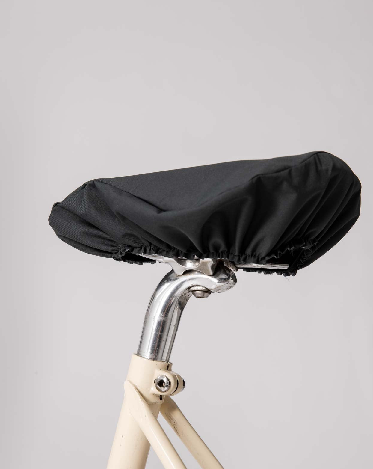 Couvre-selle imperméable ALEX 001.