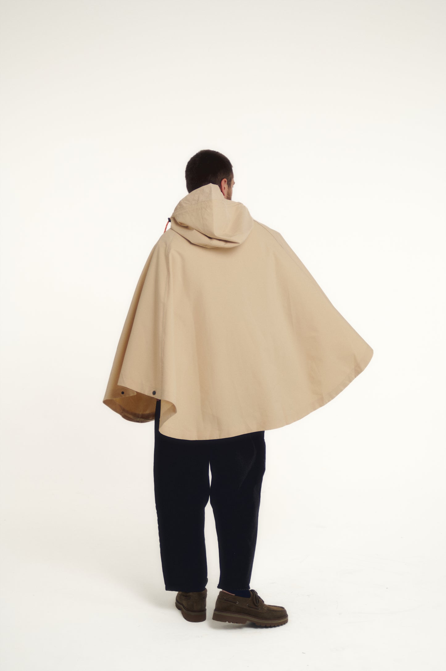 LOU V02 rain cape