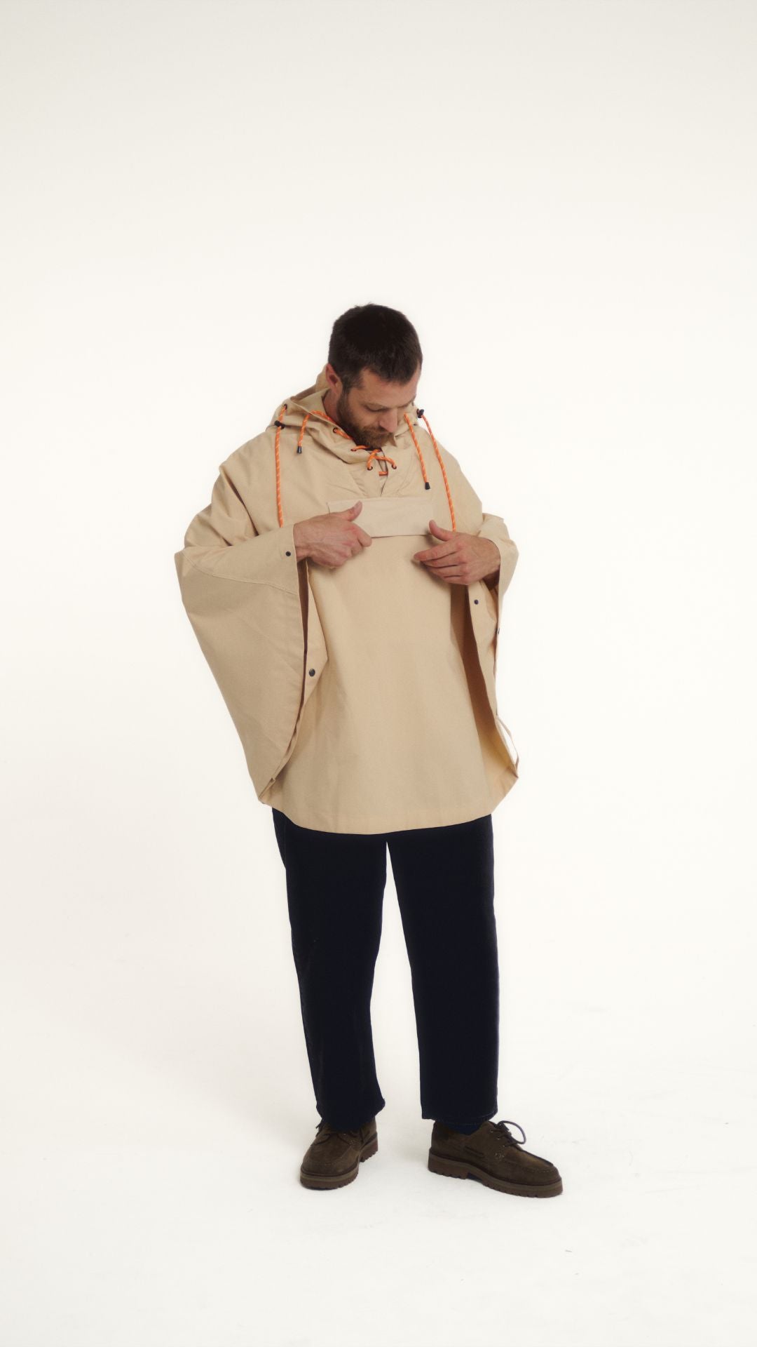 LOU V02 rain cape