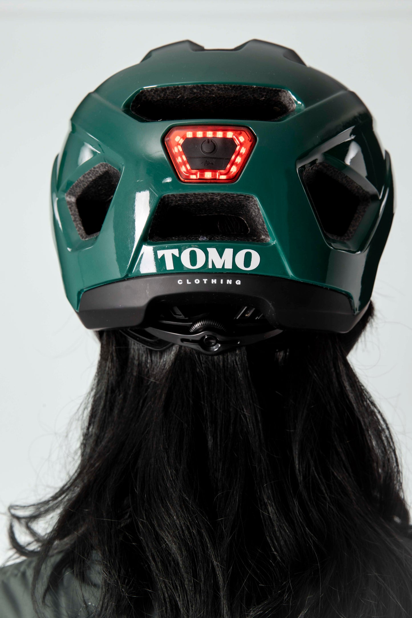 Casque de vélo lumineux ALIX - Vert bouteille / Écru