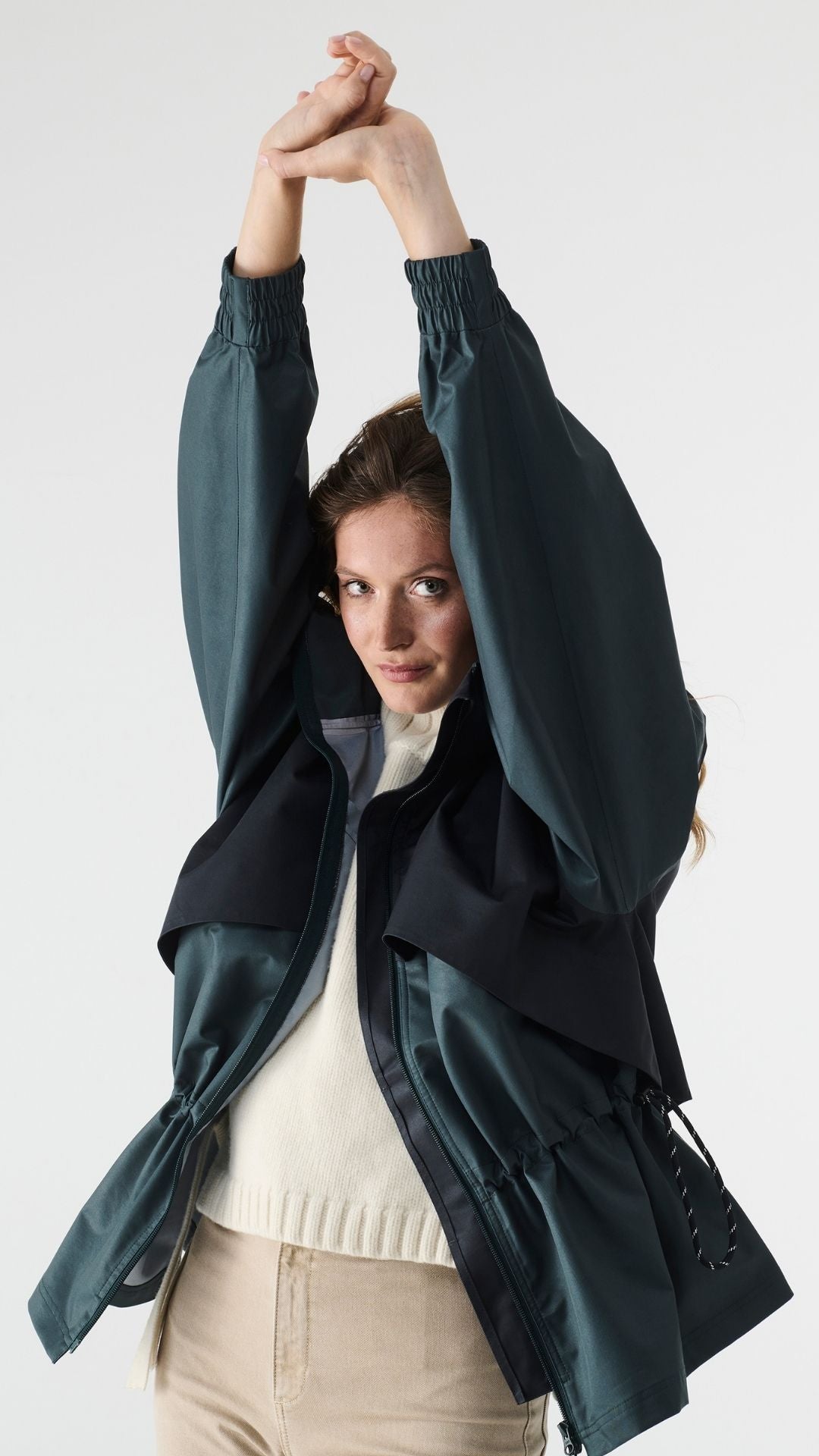Waterproof windbreaker made from recycled material - TOMO Clothing